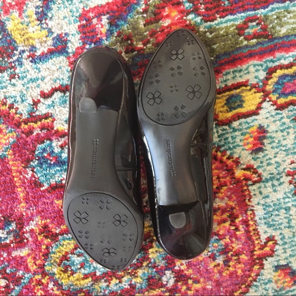 {Naturalizer} Patent Leather Black Pumps 7.5 M - Picture 3 of 7